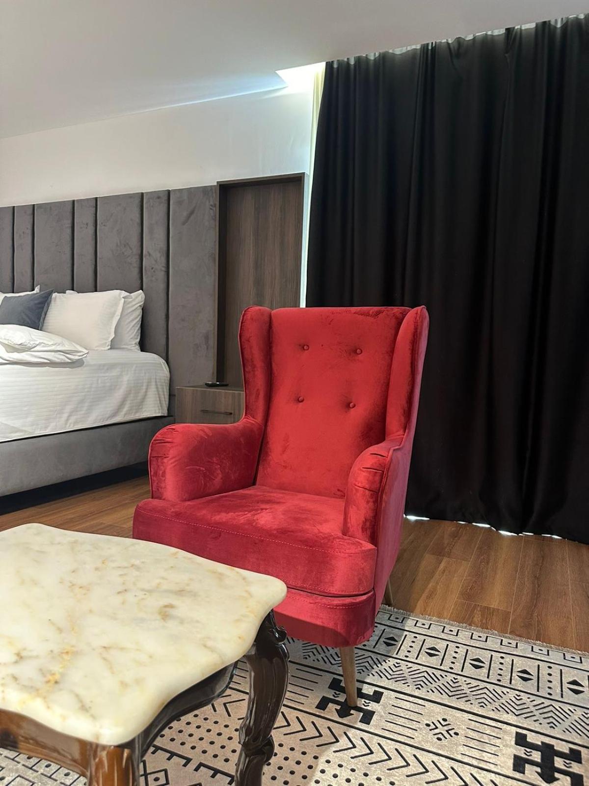 Hotel Europa Prishtina Pristina Extérieur photo