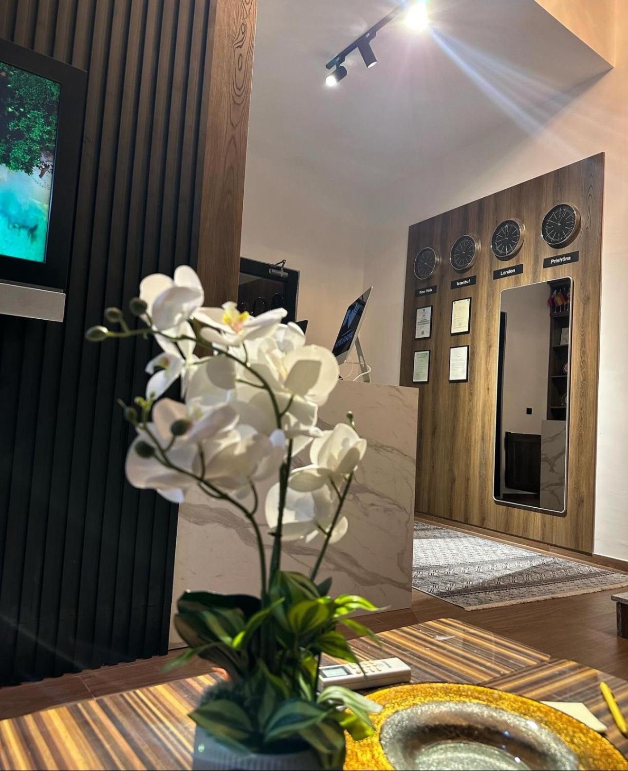 Hotel Europa Prishtina Pristina Extérieur photo