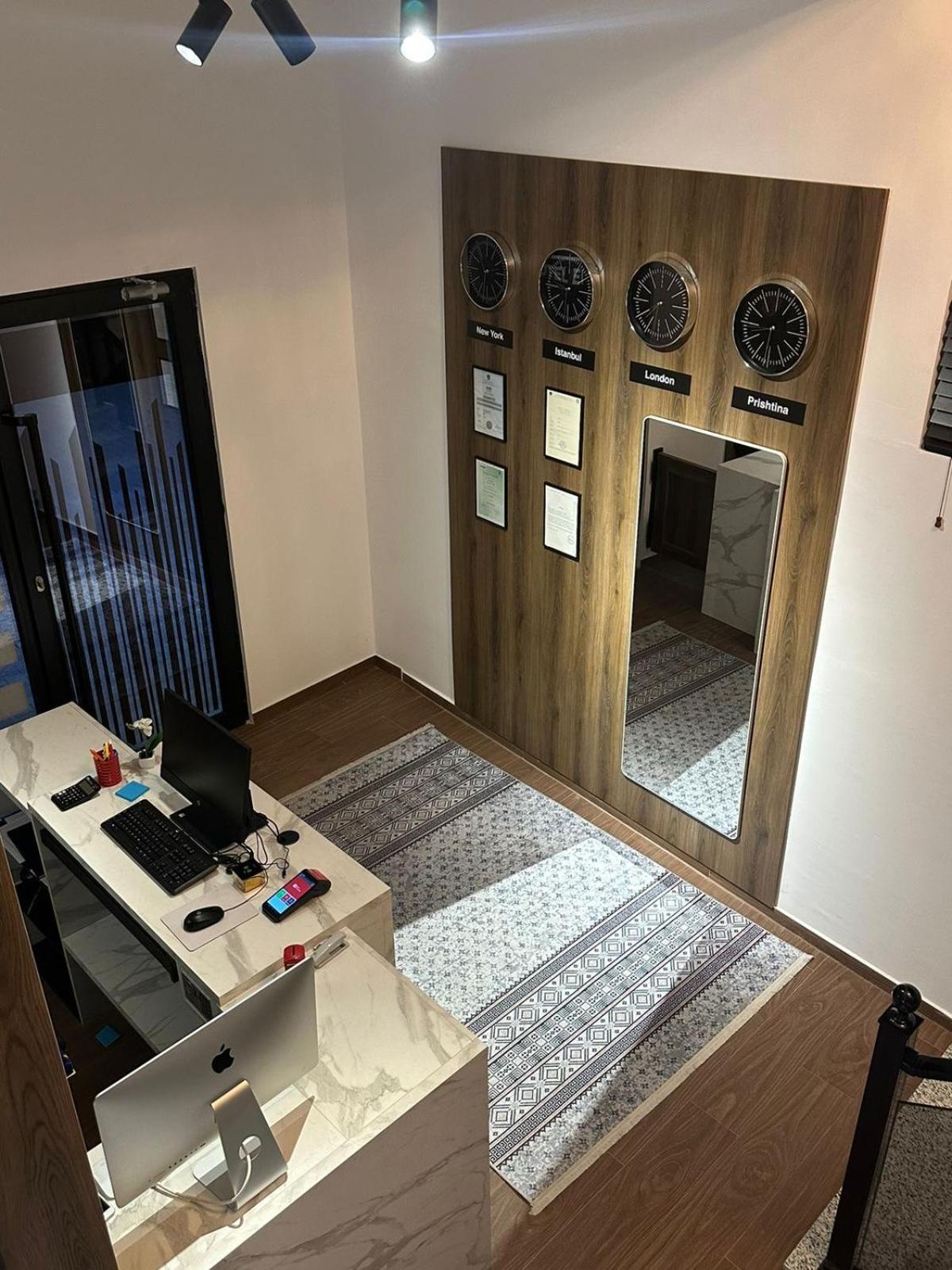 Hotel Europa Prishtina Pristina Extérieur photo
