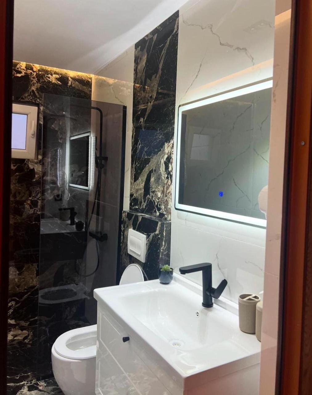Hotel Europa Prishtina Pristina Extérieur photo
