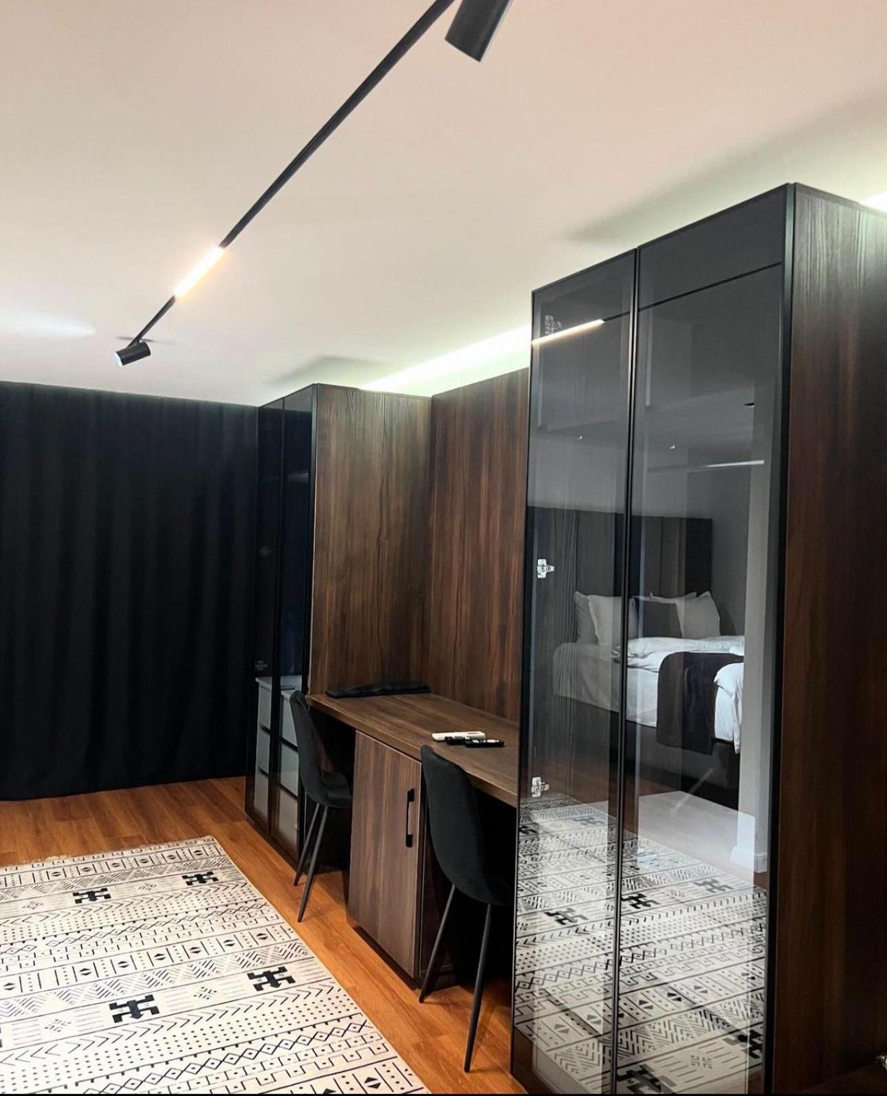 Hotel Europa Prishtina Pristina Extérieur photo