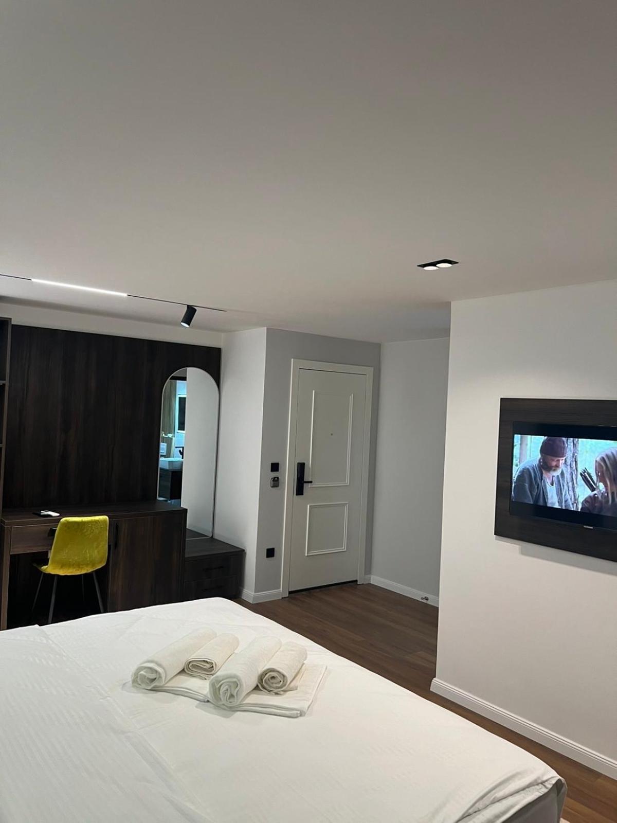 Hotel Europa Prishtina Pristina Extérieur photo