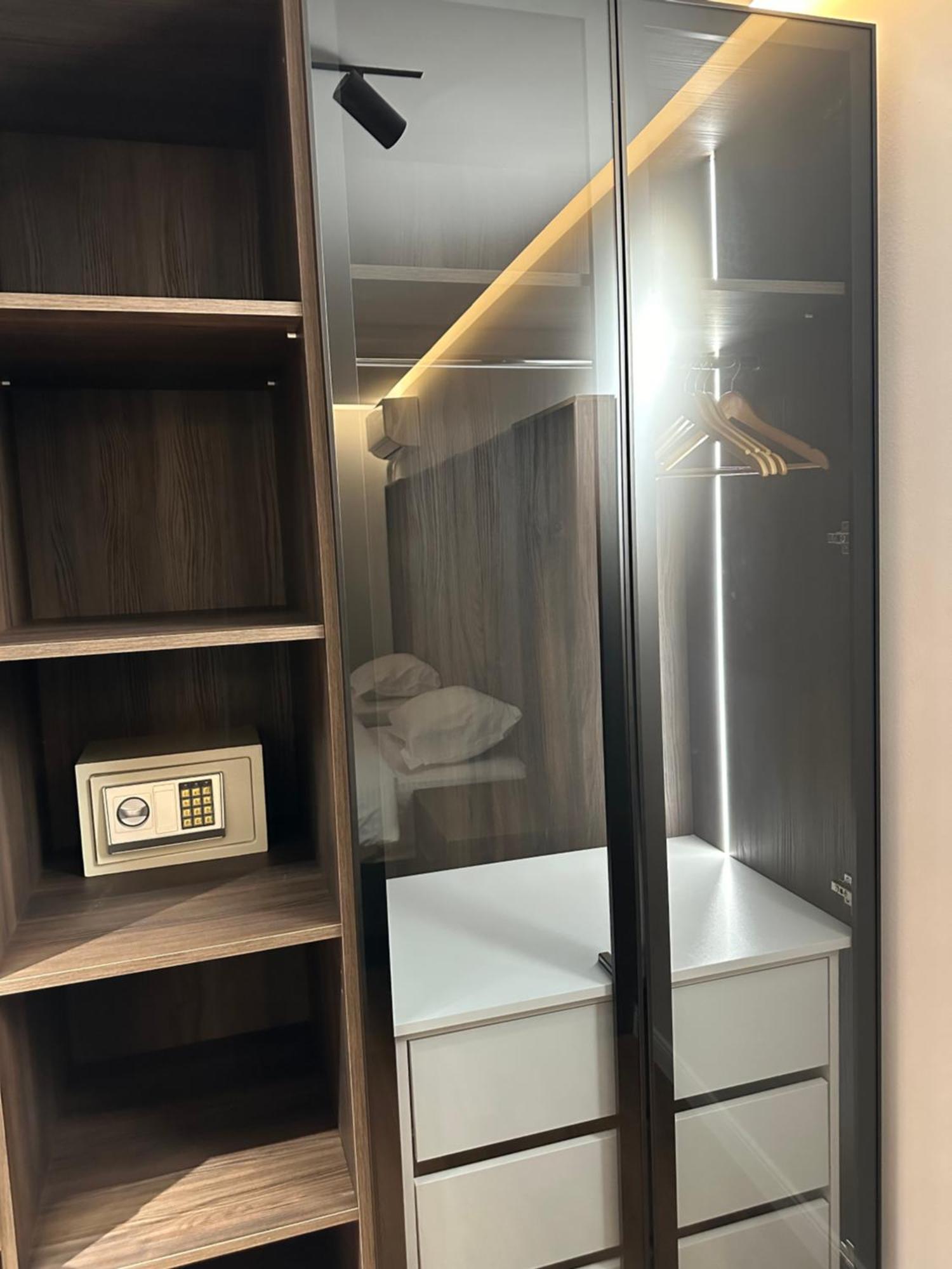 Hotel Europa Prishtina Pristina Extérieur photo