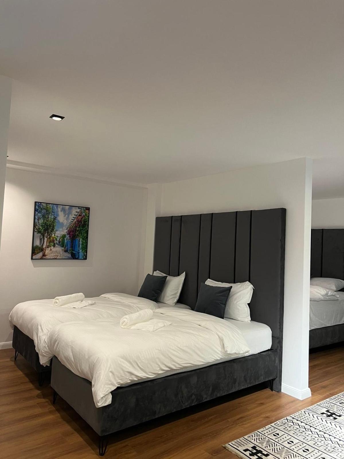 Hotel Europa Prishtina Pristina Extérieur photo