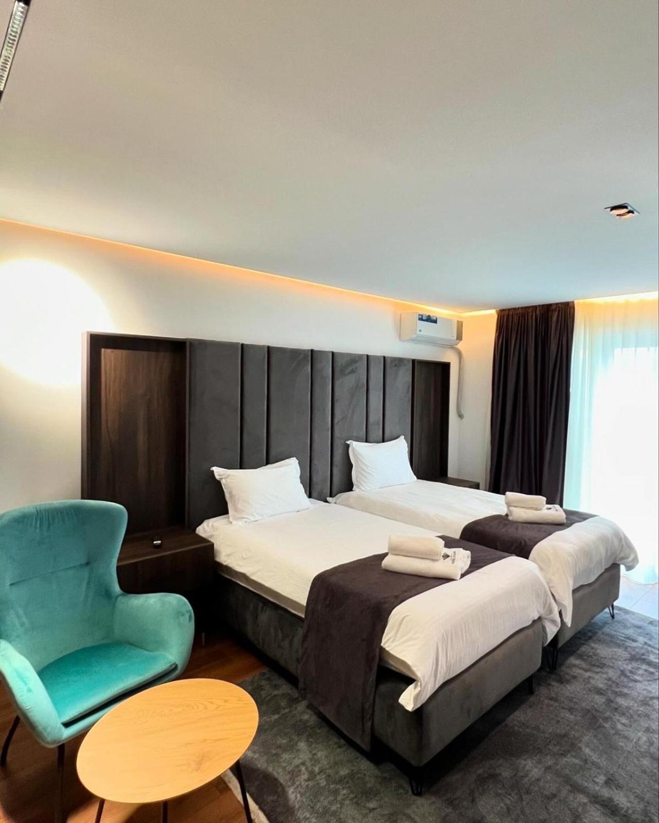 Hotel Europa Prishtina Pristina Extérieur photo